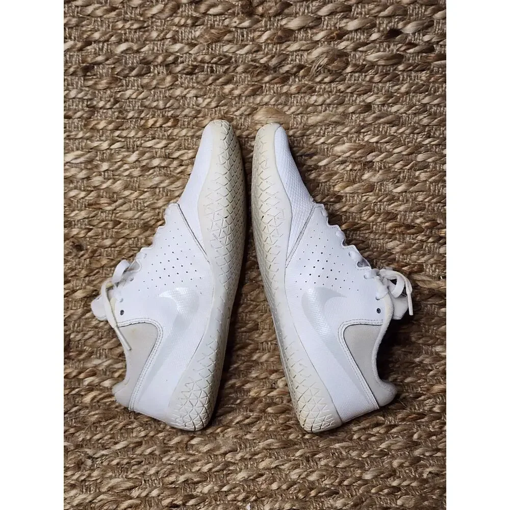 Nike Sideline IV Womens Size 7 White Cheerleading Shoes Low Top Athletic Sneaker